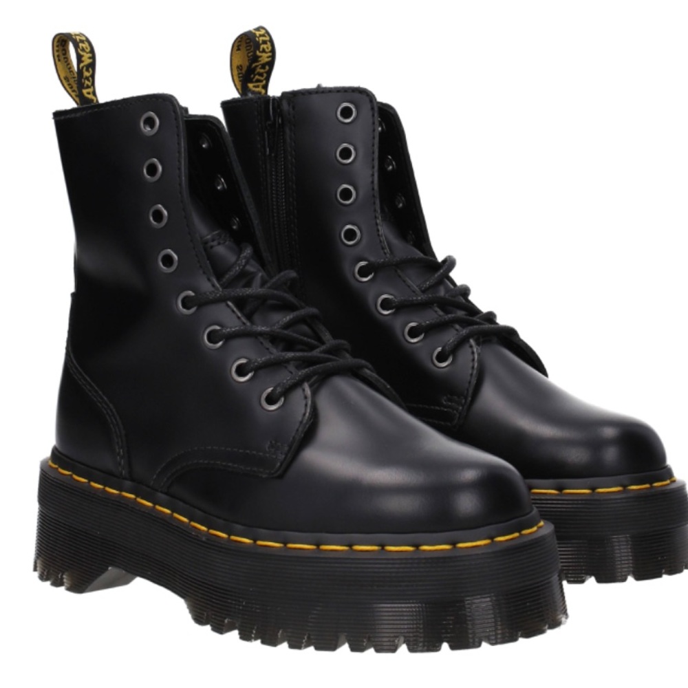 Jadon Dr. Martens - LIKE NEW